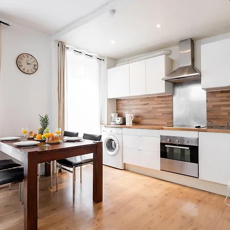 Eiffel Tower & Champ De Mars - Cityapartmentstay Lejlighed