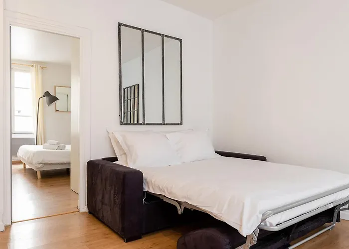 Eiffel Tower & Champ De Mars - Cityapartmentstay Appartement