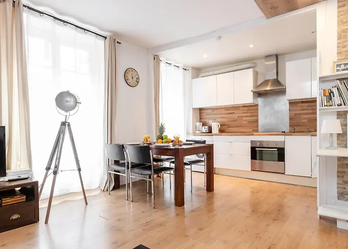Appartement Eiffel Tower & Champ De Mars - Cityapartmentstay
