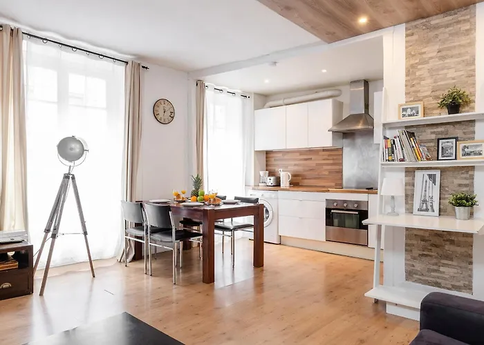 Eiffel Tower & Champ De Mars - Cityapartmentstay Appartement *